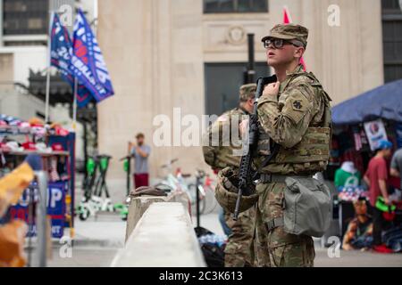 Tulsa, Oklahoma, Stati Uniti. 20 Giugno 2020. Punto di controllo della sicurezza al rally Trump di Tulsa. Credit: Tyler Tomasello/ZUMA Wire/Alamy Live News Foto Stock