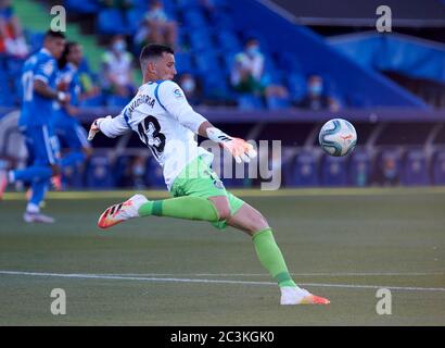 Getafe, Spagna. 20 Giugno 2020. David Soria (Getafe CF) in azione durante la gara la Liga 30 tra Getafe CF e SD Eibar allo stadio Alfonso Perez.(Punteggio finale: Getafe CF 1:1 SD Eibar) Credit: SOPA Images Limited/Alamy Live News Foto Stock