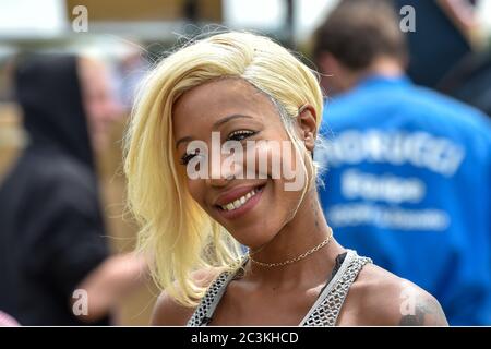 Londra, Regno Unito. 20 Giugno 2020. Attivista e fondatore di Black Lives Matter UK Imarn Ayton ad Hyde Park chiede un incontro con il primo ministro britannico Boris Johnson & Wants Munira Mirza dalla commissione per la disuguaglianza. Credit: SOPA Images Limited/Alamy Live News Foto Stock