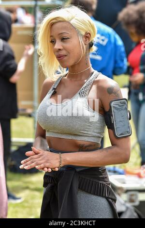 Londra, Regno Unito. 20 Giugno 2020. Attivista e fondatore di Black Lives Matter UK Imarn Ayton ad Hyde Park chiede un incontro con il primo ministro britannico Boris Johnson & Wants Munira Mirza dalla commissione per la disuguaglianza. Credit: SOPA Images Limited/Alamy Live News Foto Stock