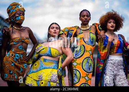 Philadelphia, PA / USA. Local and international fashion designers held an outdoor fashion parade as part of the ongoing Black Lives Matter protests as a way of showcasing African talent. June 19 2020. Credit: Christopher Evens Foto Stock