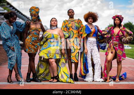 Philadelphia, PA / USA. Local and international fashion designers held an outdoor fashion parade as part of the ongoing Black Lives Matter protests as a way of showcasing African talent. June 19 2020. Credit: Christopher Evens Foto Stock