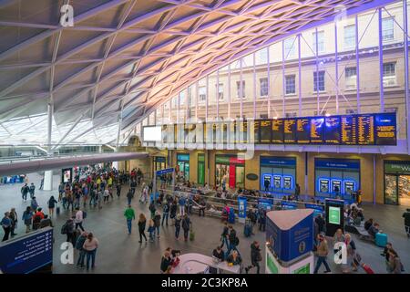 Vista aerea sulla stazione di Kings Cross a Londra - LONDRA, INGHILTERRA - 14 SETTEMBRE 2016 Foto Stock