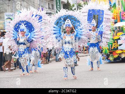 La sfilata di galleggiamento al Festival generale dei tonnidi di Santos il 1 settembre 2015 a General Santos City, la città più meridionale delle Filippine. Foto Stock