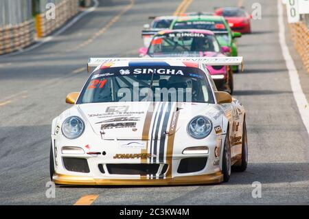 Bang Saen, Thailandia - 28 novembre 2015: La Porsche 997 di Pinet Piyaoui dalla Thailandia in gara nella Super Class del Bang Saen Speed Festival a Ba Foto Stock