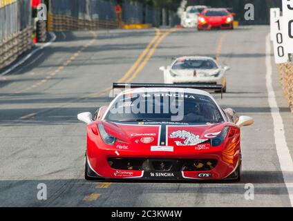 Bang Saen, Thailandia - 28 novembre 2015: La Ferrari 458 Italia Challenge di Voravud Bhirombhakdi dalla Thailandia gareggiando nella Super Class di Bang S. Foto Stock