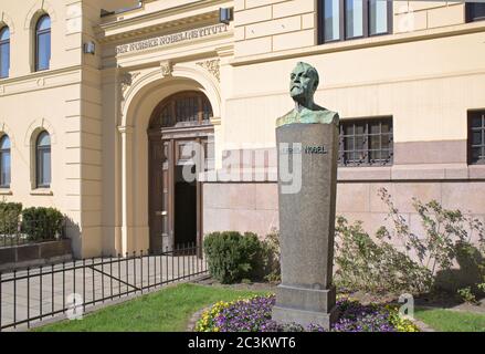 Oslo, Norvegia - 21 aprile 2015: Dietro queste porte, all'Istituto Nobel norvegese di Oslo, la decisione viene presa ogni anno che riceverà il Nobe Foto Stock