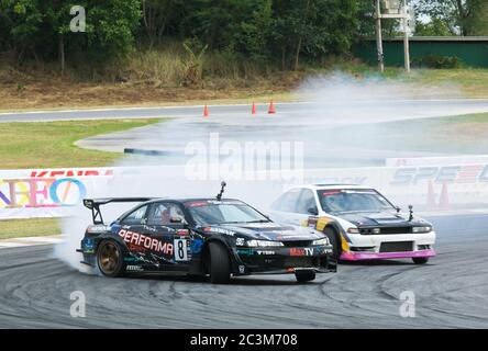 NAKHON RATCHASIMA - 12 AGOSTO: Khun em di PTT Racing al Concorso M-150 Storm Drift al Bonanza Racing Circuit, Nakhon Ratchasima, Thailandia, il prossimo agosto Foto Stock