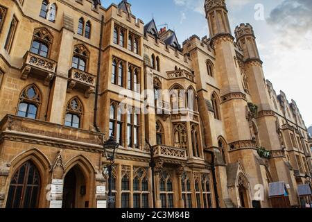 Abbazia di Westminster (la chiesa Collegiata di San Pietro a Westminster) - chiesa gotica in City of Westminster, Londra. Westminster è luogo tradizionale Foto Stock