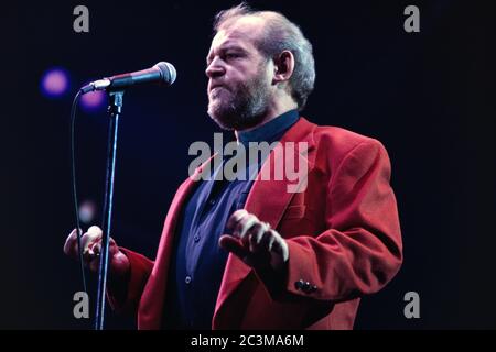 26.10.1994, Kiel, il cantante rock e blues britannico Joe Cocker, vive nel 'Hhave A Little Faith World Tour 94-95' al Kiel Ostseehalle. | utilizzo in tutto il mondo Foto Stock