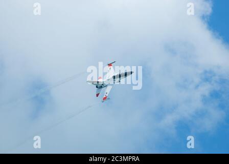 SINGAPORE - 3 FEBBRAIO: Sudcoreano T-50 Golden Eagle allenatore supersonico avanzato velivolo durante Singapore Airshow 2010 al Changi Exhibition Centre, Foto Stock