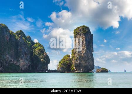 Ao Pai Plong spiaggia, Krabi, Thailandia in una giornata estiva Foto Stock