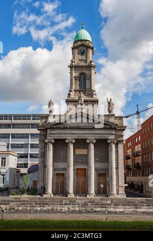 Chiesa di San Paolo nella città di Dublino, Irlanda, architettura in stile revival greco, progettata da Patrick Byrne, costruita tra il 1835 e il 1844. Foto Stock