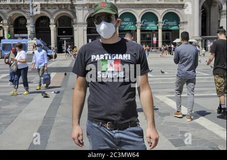 Milano, 2020 giugno, manifestazione di partiti di centro-sinistra, sindacati, associazione Medicina Democratica e molte altre organizzazioni in protesta contro la disastrosa gestione dell'emergenza Coronavirus da parte della Regione Lombardia, per chiedere la messa in servizio della Sanità pubblica e le dimissioni del Governatore Attilio Fonta e del Consigliere Giulio Gallera. Foto Stock