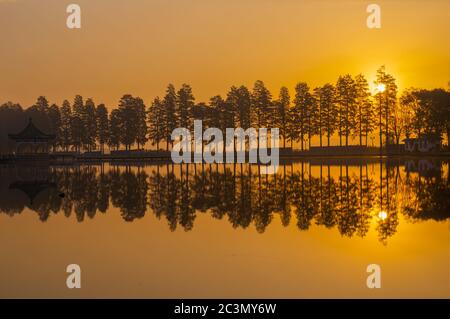 East Lake Scenic Area Late Autumn Aerial Photography Scenic Scenic Area a Wuhan, Hubei, Cina Foto Stock