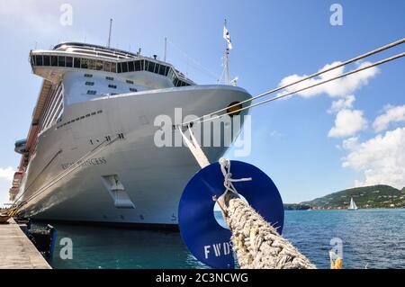 Regal Princess attraccato a Sint Maarten Foto Stock