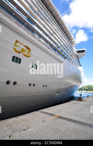 Regal Princess attraccato a Sint Maarten Foto Stock