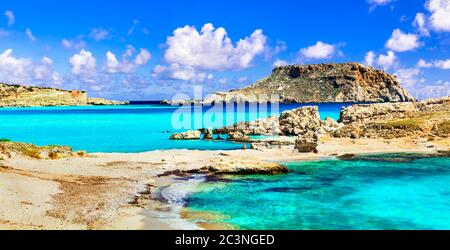 Le spiagge più belle della Grecia - Lefkos con mare turchese, nell'isola di Karpathos Foto Stock