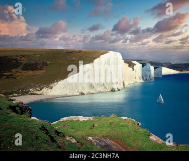 GB - SUSSEX ORIENTALE: Sette Sorelle costa Foto Stock