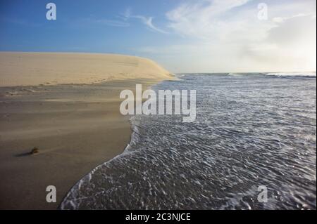 Vista sulla spiaggia tropicale Jericoacoara, Brasile, Sud America Foto Stock