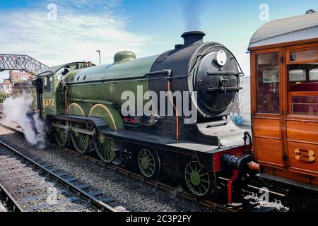 Locomotiva per passeggeri Express costruita nel 1928 e conservata sulla North Norfolk Railway nella livrea verde di mela LNER. Foto Stock