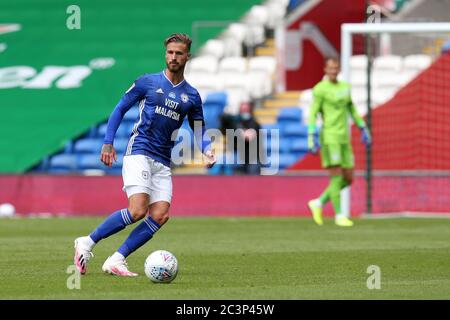 Cardiff, Regno Unito. 21 Giugno 2020. Joe Bennett della città di Cardiff in action.EFL Skybet Championship match, Cardiff City contro Leeds Utd al Cardiff City Stadium domenica 21 giugno 2020. Questa immagine può essere utilizzata solo per scopi editoriali. Solo per uso editoriale, licenza richiesta per uso commerciale. Non si può usare nelle scommesse, nei giochi o nelle pubblicazioni di un singolo club/campionato/giocatore. pic di Andrew Orchard/Andrew Orchard sport photography/Alamy Live news Credit: Andrew Orchard sports photography/Alamy Live News Foto Stock