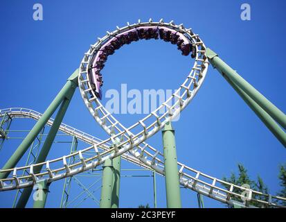 Giro in montagna con gli sciamani al Parco a tema Gardaland Resort, Peschiera del Garda, Lago di Garda, Provincia di Verona, Regione Veneto, Italia Foto Stock