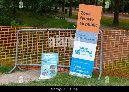 Il parco Marmouset è chiuso perché i pilastri della catena sono processivi Foto Stock