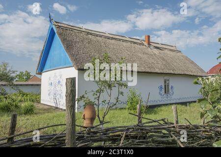 Casa Ucraina di Bessarabia (la seconda metà del XIX secolo) - Museo storico etnografico nel villaggio di Frumushika Nova, regione di Odessa, Ucraina, Foto Stock