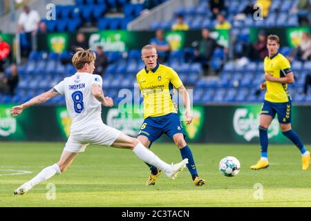 Brondby, Danimarca. 21 Giugno 2020. Hjörtur Hermannsson (6) di Broendby SE visto durante la partita 3F Superliga tra Broendby IF e FC Copenhagen al Brondby Stadium. (Photo Credit: Gonzales Photo/Alamy Live News Foto Stock