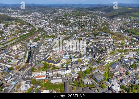 Vista di Siegen con Siegberg, Oberes Schloss e Unteres Schloss, 24.04.2019, vista aerea, Germania, Nord Reno-Westfalia, Siegerland, Siegen Foto Stock