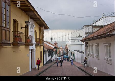 Vista sulla vecchia strada della città, Bogota, Colombia, Sud America Foto Stock