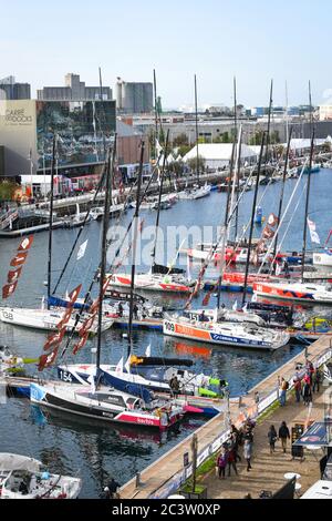 Le Havre (Normandia, Francia nord-occidentale), il 19 ottobre 2019. 14° edizione della gara di vela Transat Jacques-Vabre. Barche a vela lungo la banchina Foto Stock
