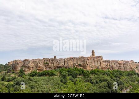 La cittadina collinare medievale di Pitigliano, Toscana, Italia Foto Stock