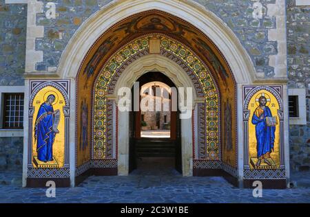 Ingresso al monastero di Kykkos sulle montagne di Troodos, Cipro Foto Stock