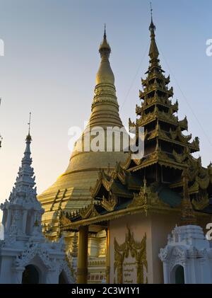 dh Shwedagon Pagoda tempio YANGON MYANMAR templi buddisti Grande Dagon Zedi Daw stupa d'oro Foto Stock