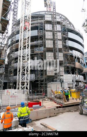 Edimburgo, Scozia, Regno Unito. 22 giugno 2020. Lavori di costruzione al nuovo W Edinburgh Hotel presso il nuovo St James Centre. Iain Masterton/Alamy Live News Foto Stock