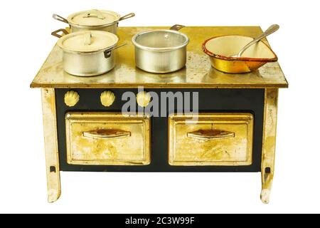 Bambola vintage casa cucina stufa con padelle isolate su uno sfondo bianco Foto Stock