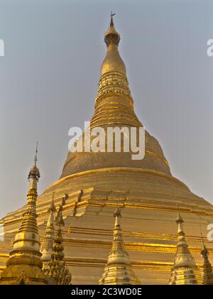 dh Shwedagon Pagoda tempio YANGON MYANMAR templi buddisti Grande Dagon Zedi Daw oro stupida birmano foglia d'oro Foto Stock
