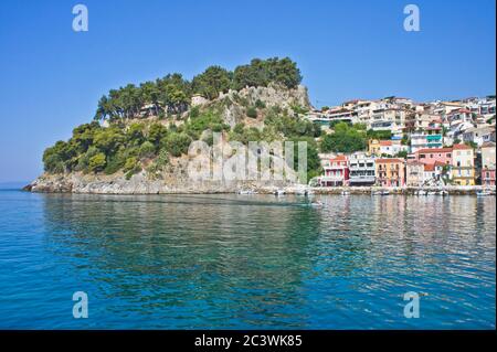 Parga, vista della città vecchia dal porto, Grecia Foto Stock