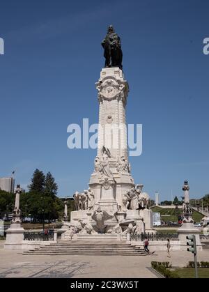 La statua del marchese di Pombal rappresenta la Marchesa di Pombal, governatore di Lisbona tra il 1750 e il 1777. È raffigurato accanto ad un leone, un simbolo Foto Stock