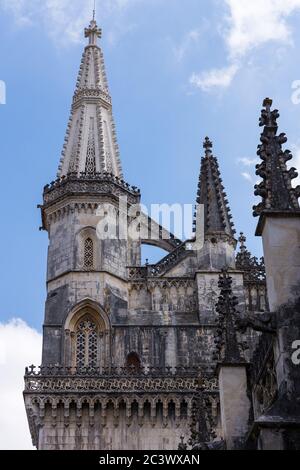 Torri gotiche di fantasia del Monastero a Batalha Portogallo Foto Stock