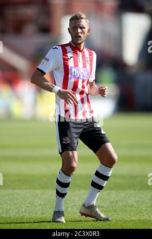 Dean Moxey di Exeter City durante la partita di Play Off di Sky Bet League due al St James Park, Exeter. Foto Stock