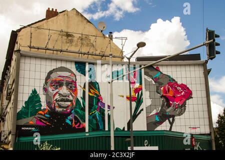 Il 18 giugno 2020, la città di Bruxelles ha inaugurato un affresco dell'artista Novadead in omaggio a George Floyd. Questo affresco fa parte della strada dell'Arte Foto Stock