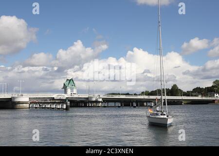 Il ponte di strada sopra la Schlei a Kappeln, Germania del Nord Foto Stock