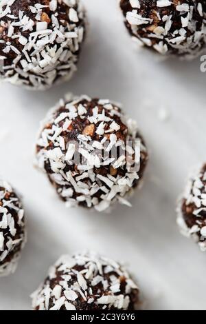 Dolcetti energetici al cocco Foto Stock