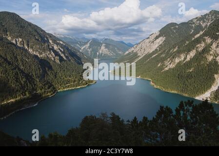 Austria, Plansee, vista panoramica del lago Plansee nelle Alpi austriache Foto Stock