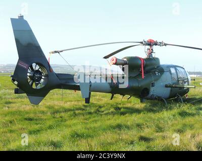 XZ334, una Westland Gazelle AH1 gestita dal corpo aereo dell'esercito, in mostra al Leuchars Airshow nel 2012. Foto Stock