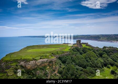 Una vista dall'alto verso il basso della baia nord di Scarborough che mostra il fondale marino Foto Stock