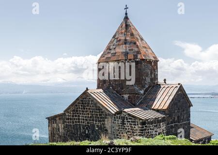 Surp Arakelots significa 'Santi Apostoli', il Monastero di Sevanavank, il Lago di Sevan, la Provincia di Gegharkunik, Armenia Foto Stock